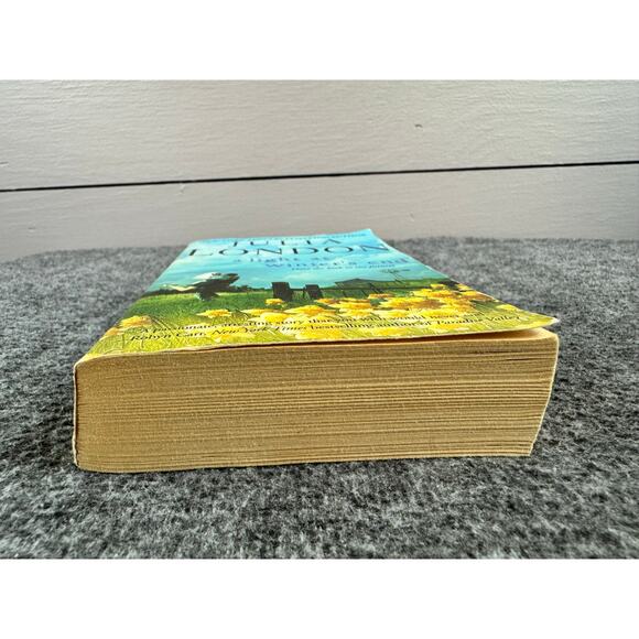 A Light at Winter's End by Julia London (Paperback) - Picture 4 of 6